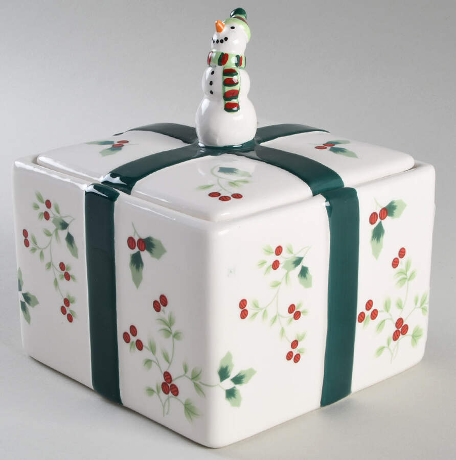 Winterberry Square Candy Box by Pfaltzgraff-1