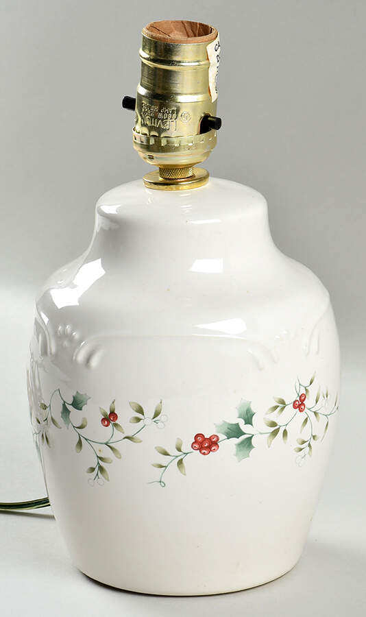 Winterberry Electric Lamp No Shade by Pfaltzgraff-1