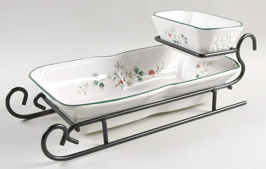 Winterberry 3pc Sleigh Chip & Dip by Pfaltzgraff-1