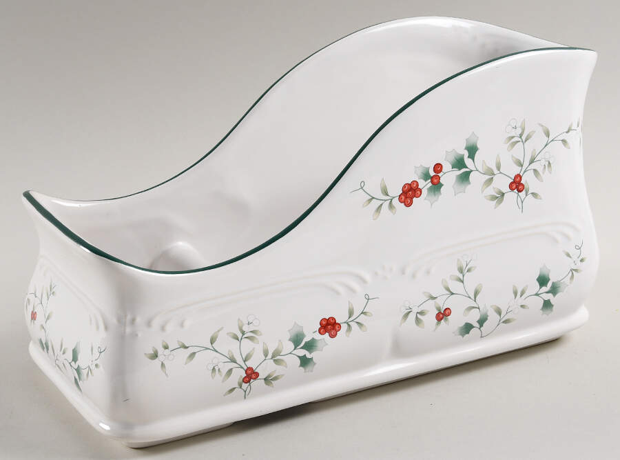 Winterberry Centerpiece No Stand by Pfaltzgraff-1