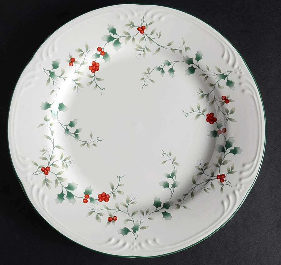 Winterberry Dinner Plate with 15h Anniversary Backstamp by Pfaltzgraff-1