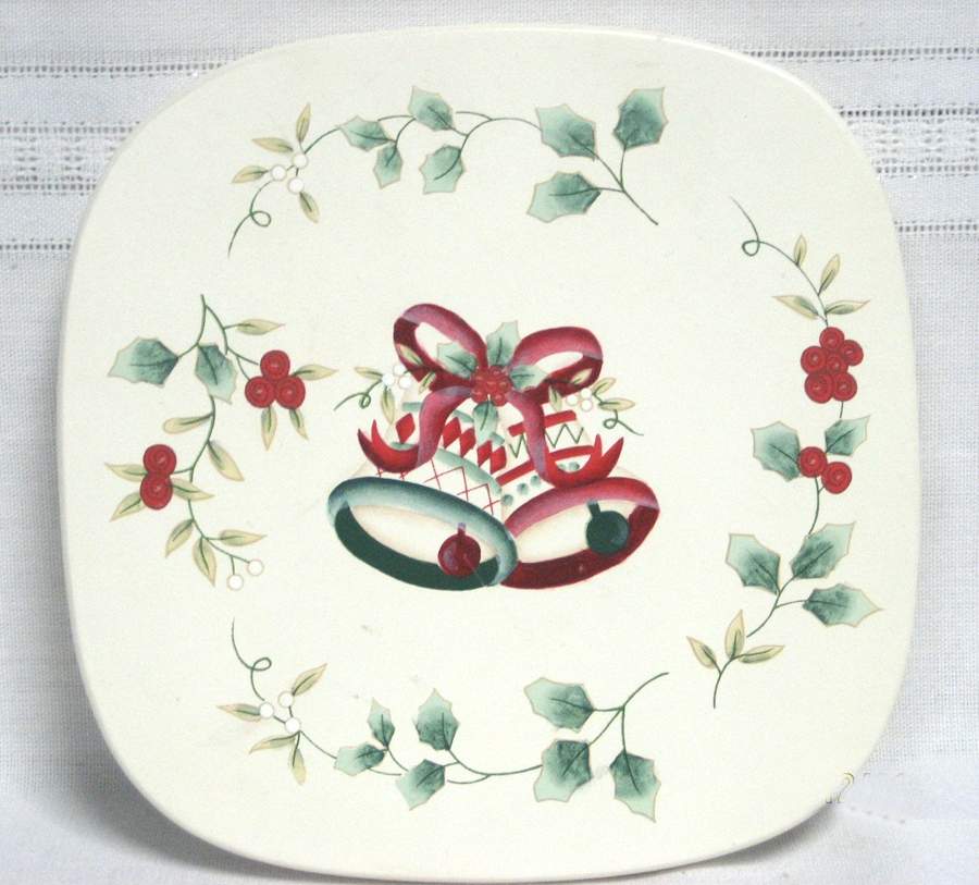 Winterberry Wood Lid for Wicker Basket by Pfaltzgraff-1