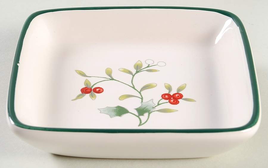 Winterberry Appetizer Plate by Pfaltzgraff-1