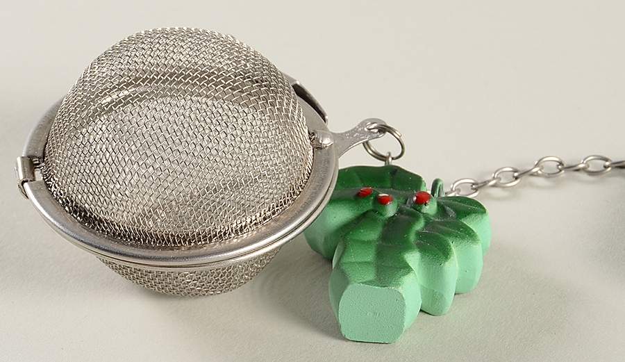 Winterberry Mug for Embossed Mug & Tea Strainer by Pfaltzgraff-1