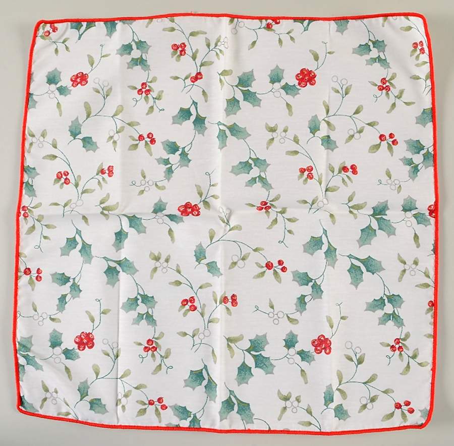 Winterberry Cloth Napkin by Pfaltzgraff-1