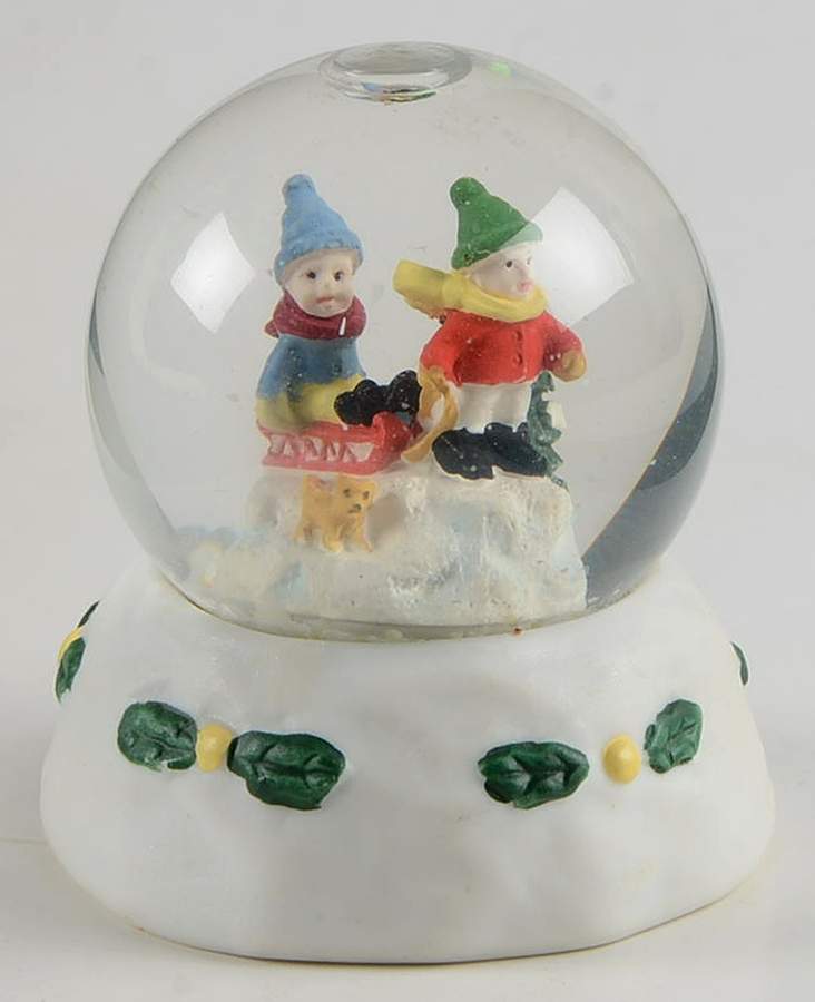 Winterberry Snow Globe by Pfaltzgraff-1