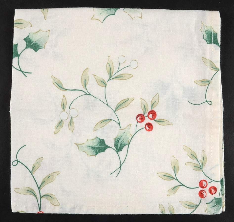 Winterberry Cloth Napkin by Pfaltzgraff-1