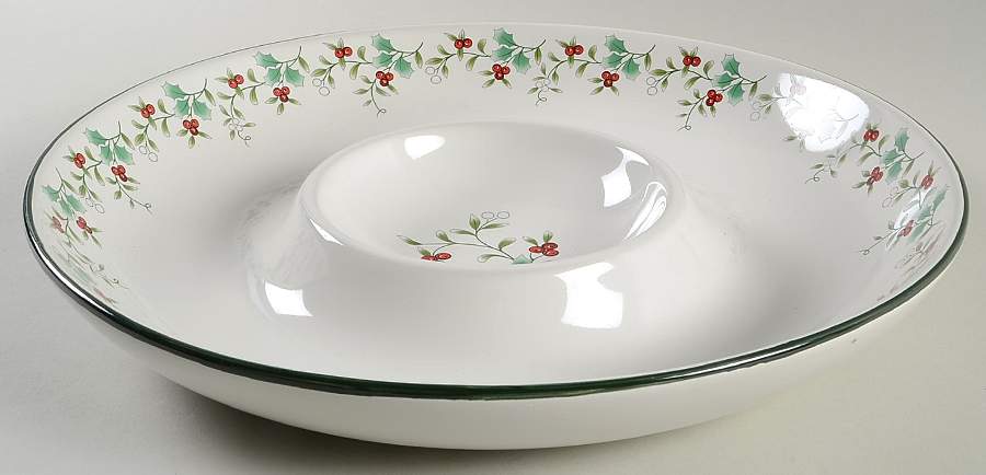 Winterberry 1 Piece Chip & Dip by Pfaltzgraff-1