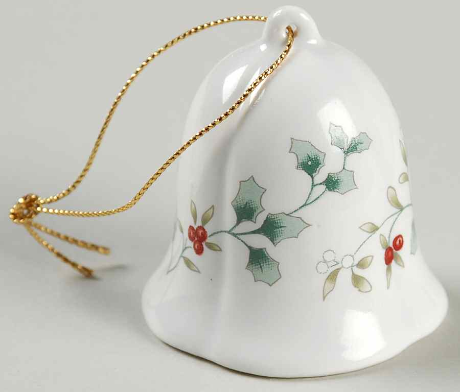 Winterberry Ornament by Pfaltzgraff-1