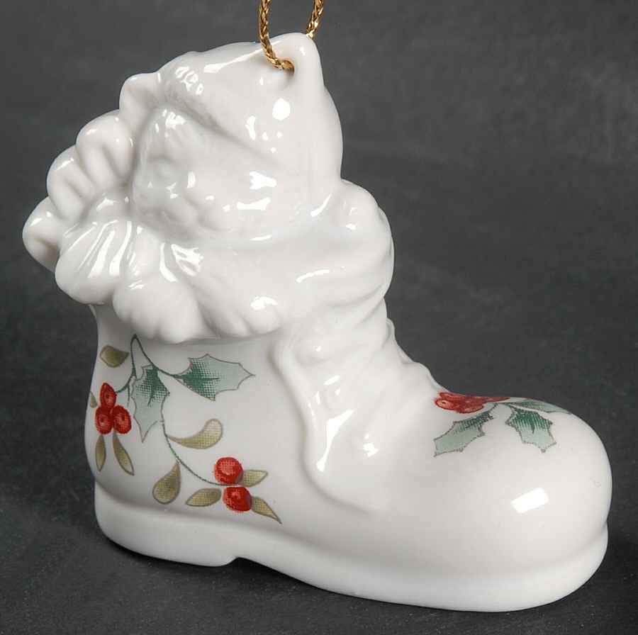 Winterberry Ornament by Pfaltzgraff-1