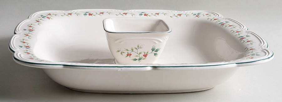 Winterberry 2 Piece Chip/Dip Set by Pfaltzgraff-1