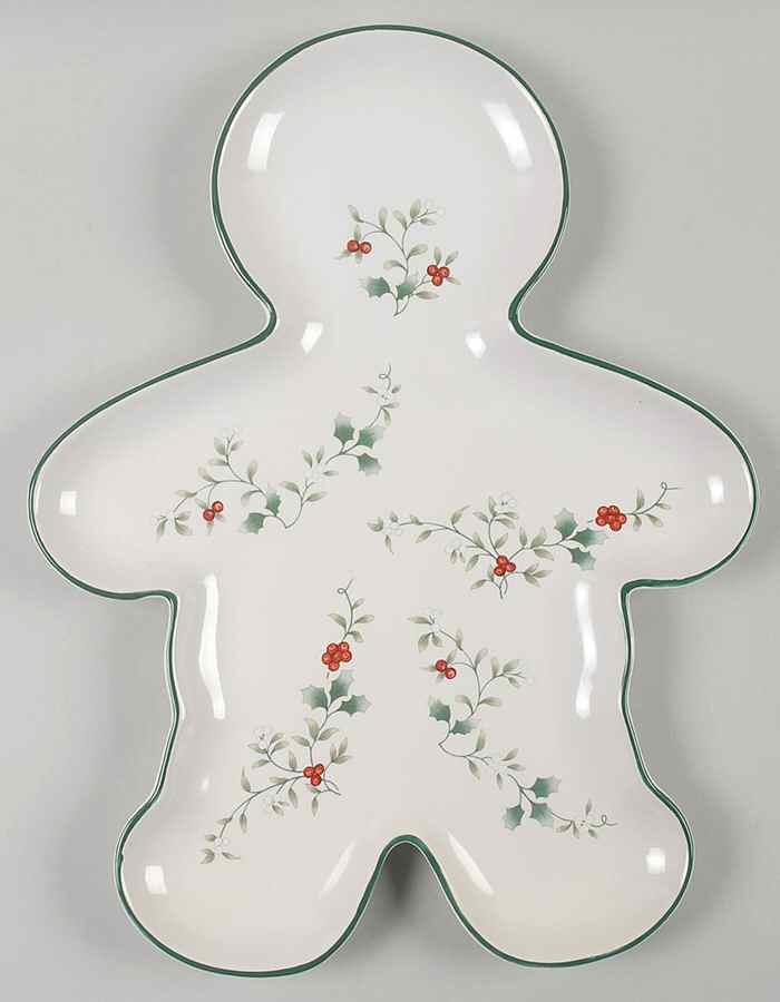 Winterberry Gingerbread Platter by Pfaltzgraff-1
