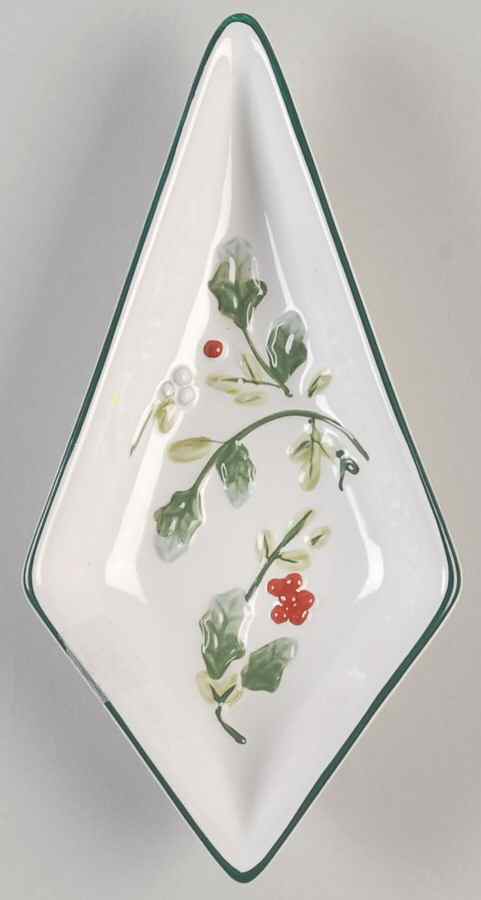 Winterberry Individual Section Star Shaped Dish by Pfaltzgraff-1