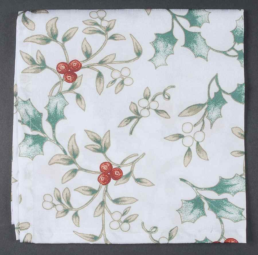 Winterberry Cloth Napkin by Pfaltzgraff-1