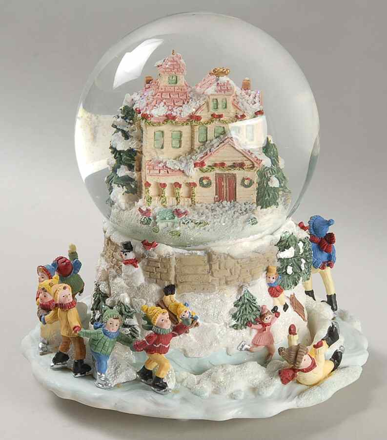 Winterberry Musical Water Globe by Pfaltzgraff-1