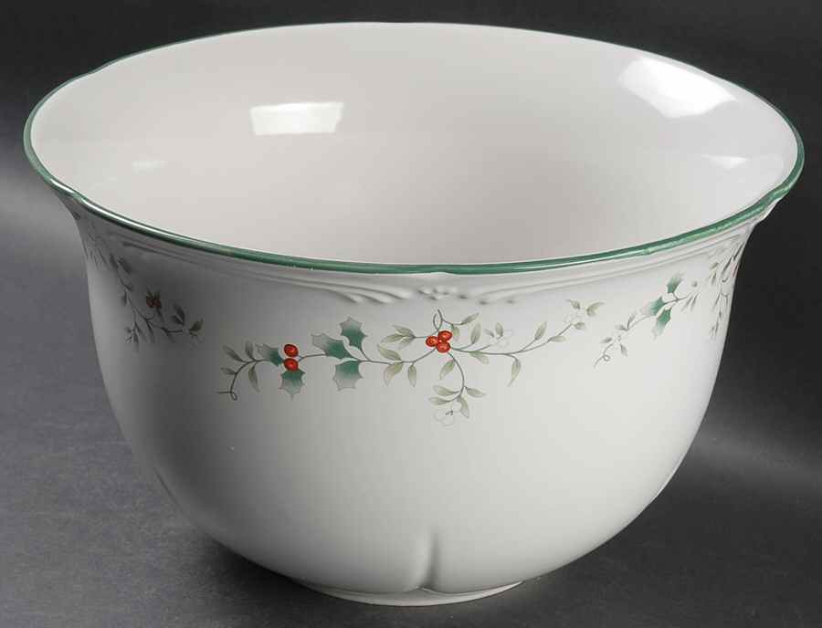 Winterberry Round Great Bowl by Pfaltzgraff-1