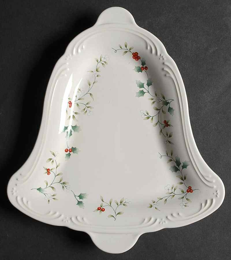 Winterberry Bell Shaped Plate by Pfaltzgraff-1