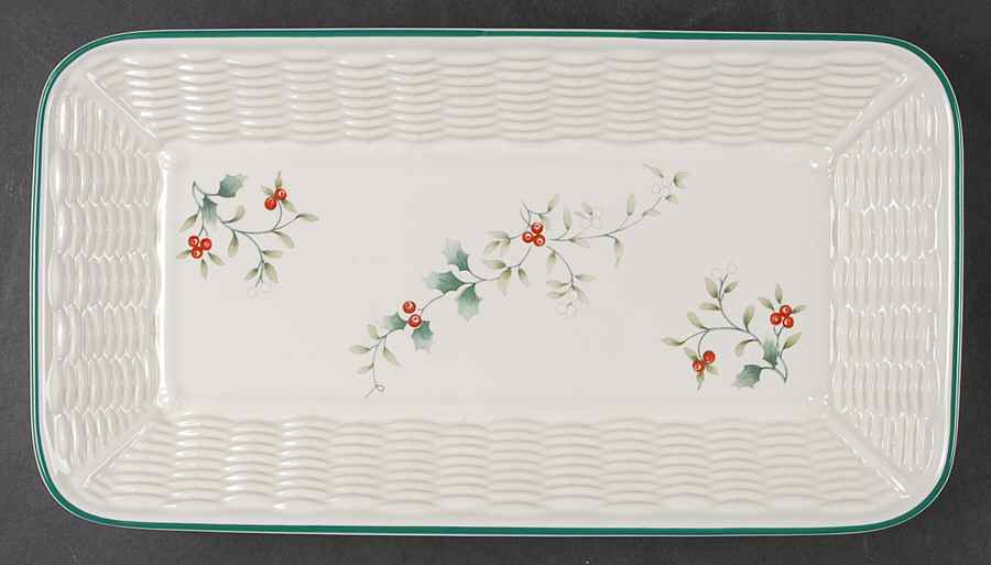 Winterberry Bread Basket Tray by Pfaltzgraff-1