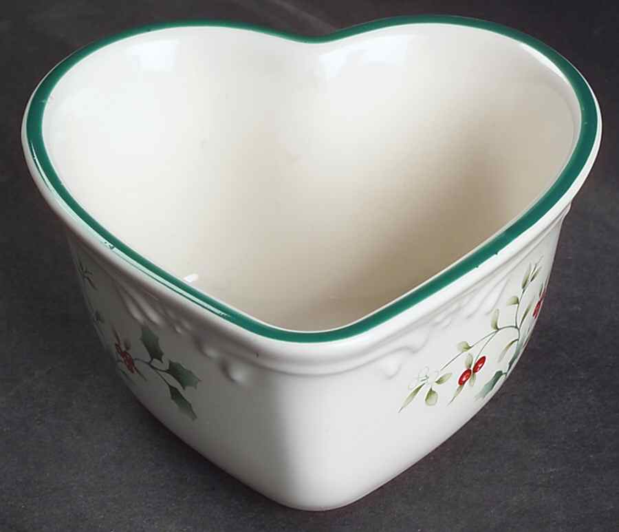 Winterberry Heart Shaped Custard Cup by Pfaltzgraff-1