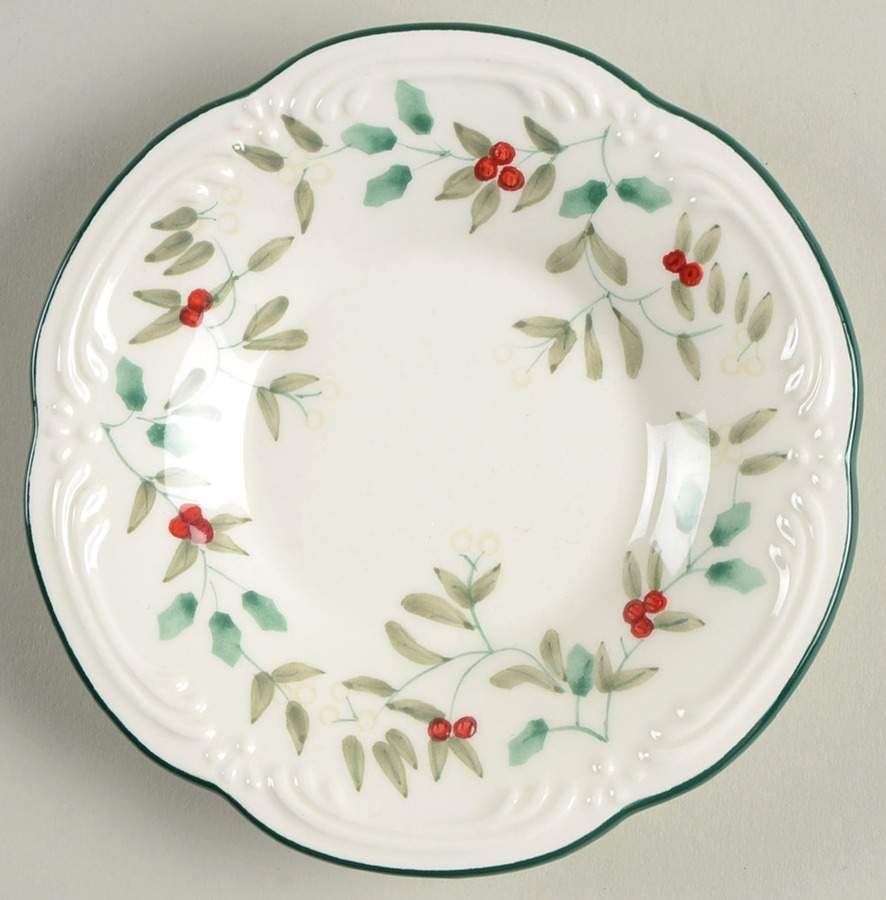 Winterberry Child's Plate for Tea Set by Pfaltzgraff-1