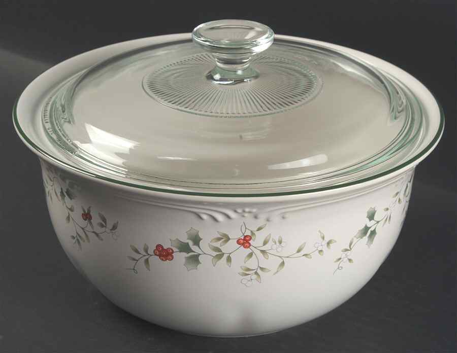Winterberry 3 Qt Round Covered Casserole with Glass Lid by Pfaltzgraff-1