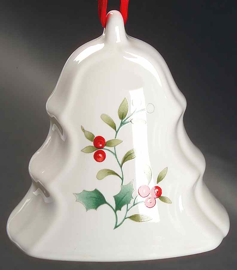 Winterberry Ornament by Pfaltzgraff-1