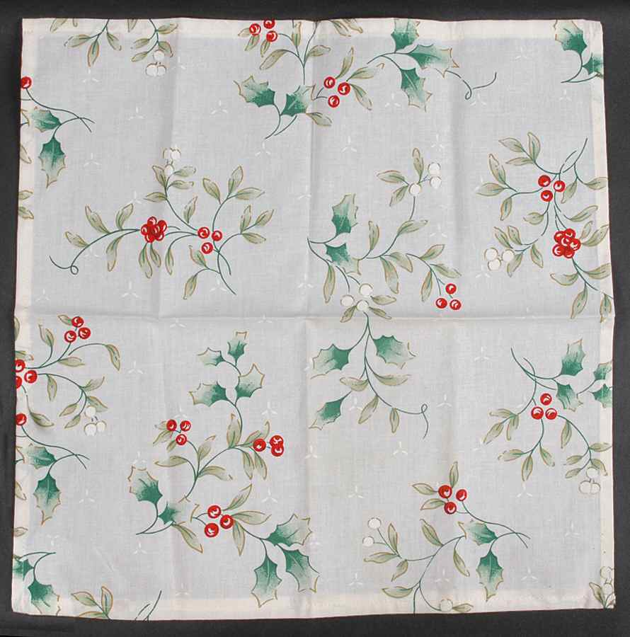 Winterberry Cloth Napkin by Pfaltzgraff-1