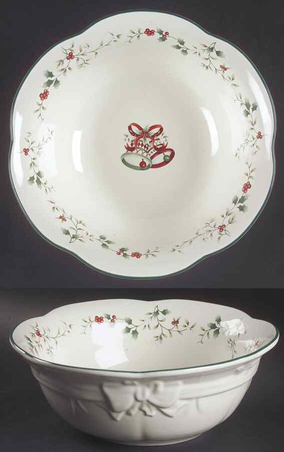 Winterberry Party Bowl by Pfaltzgraff-1