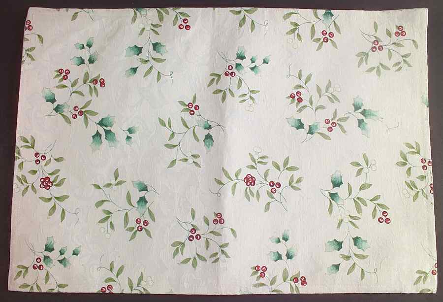 Winterberry Cloth Placemat by Pfaltzgraff-1