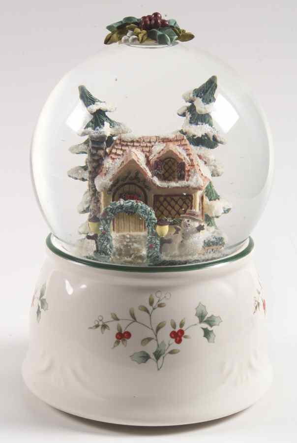 Winterberry Snow Globe by Pfaltzgraff-1
