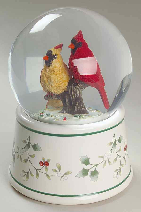 Winterberry Snow Globe by Pfaltzgraff-1