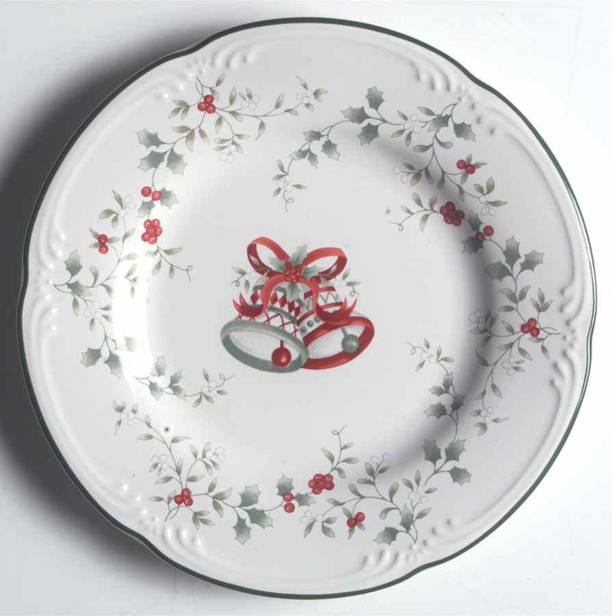 Winterberry Accent Salad Plate by Pfaltzgraff-1