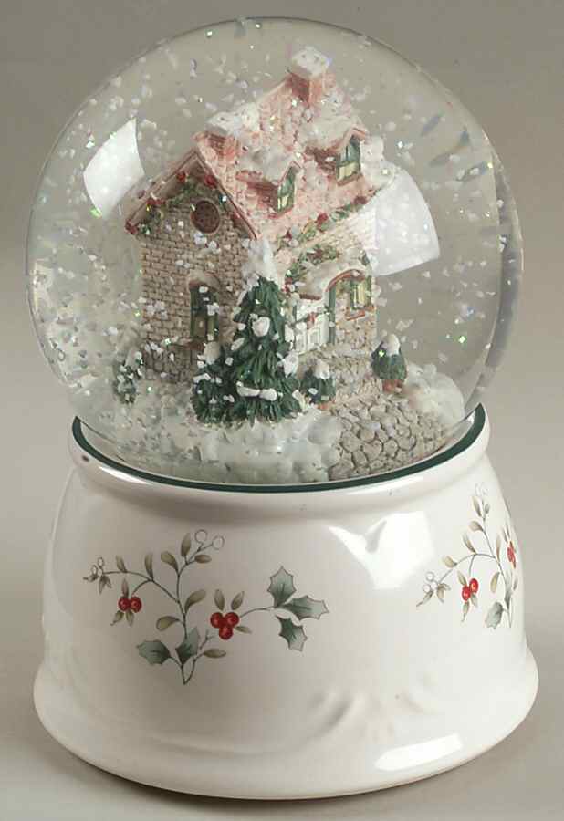 Winterberry Snow Globe by Pfaltzgraff-1