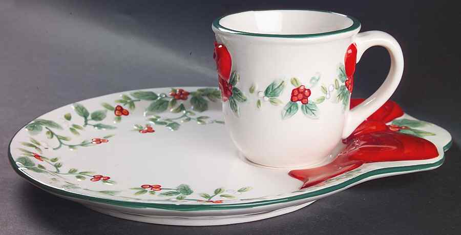 Winterberry Snack Plate & Cup Set by Pfaltzgraff-1