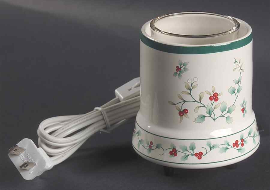 Winterberry Electric Votive Warmer by Pfaltzgraff-1