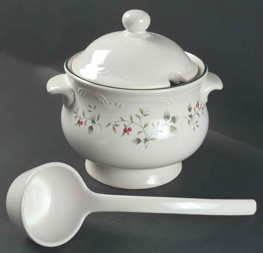 Winterberry Tureen & Lid w/Ladle by Pfaltzgraff-1