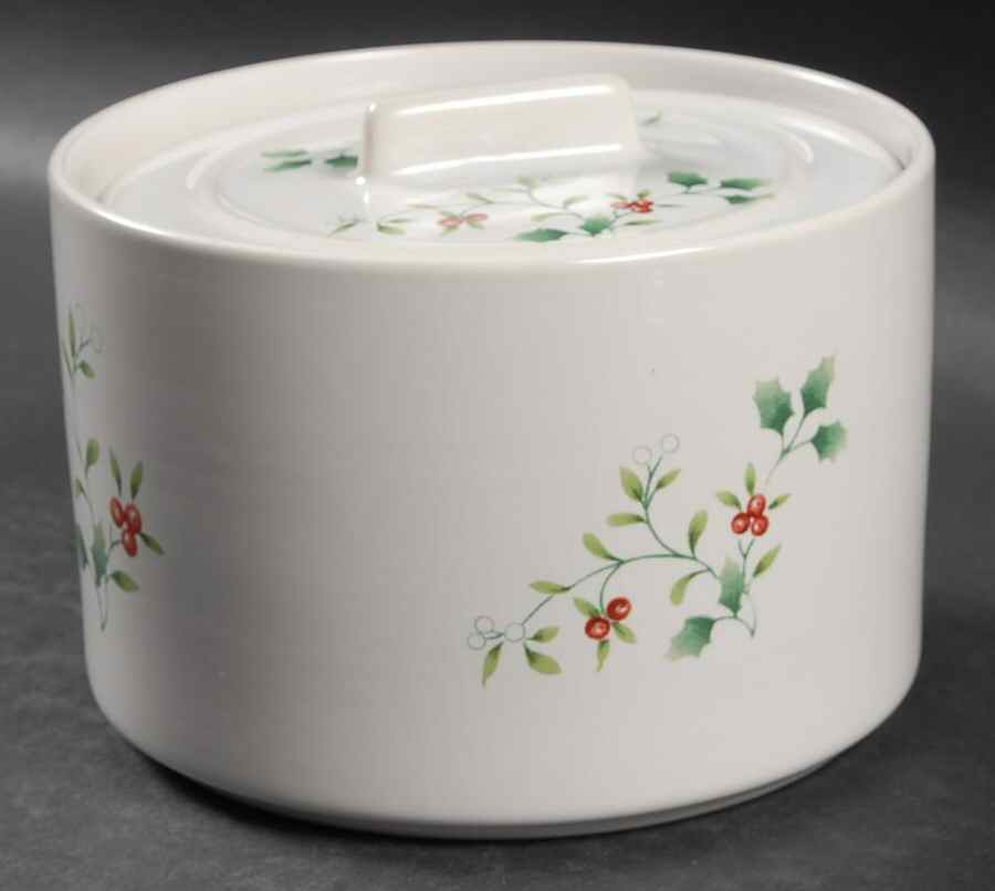 Winterberry Fondue Pot & Lid by Pfaltzgraff-1