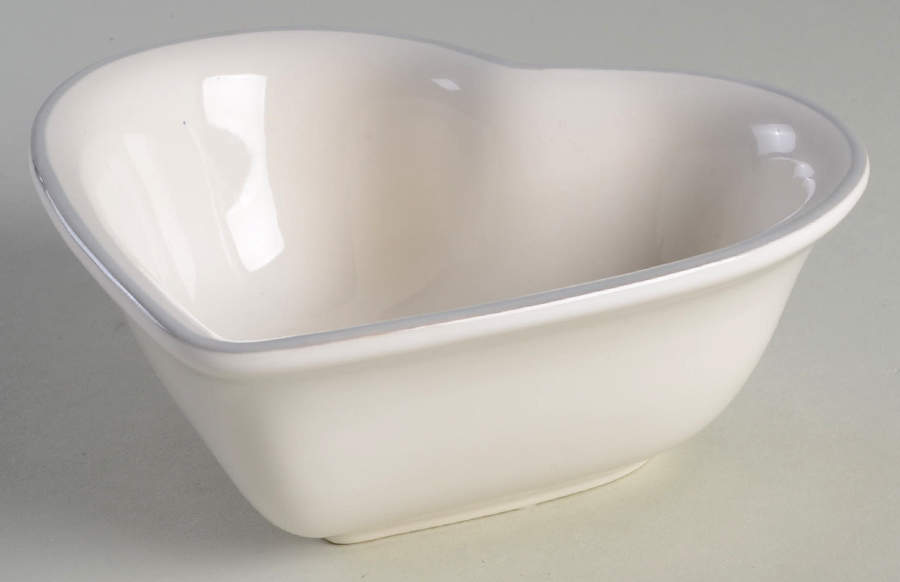 Wyndham 6" Heart Shaped Bowl by Pfaltzgraff-1
