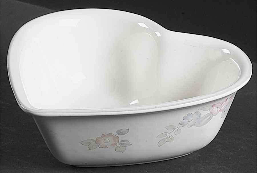 Wyndham Heart Shaped Dish by Pfaltzgraff-1