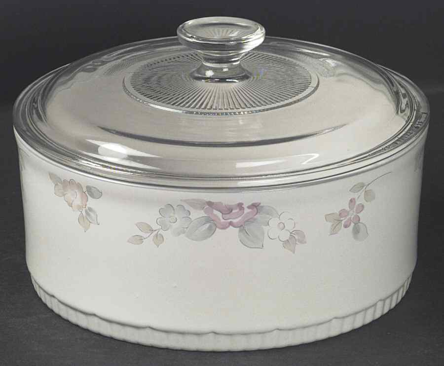 Wyndham 2.5 Quart Round Covered Baker by Pfaltzgraff-1