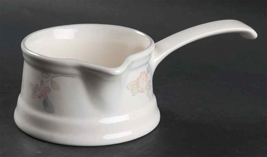 Wyndham Gravy Boat by Pfaltzgraff-1