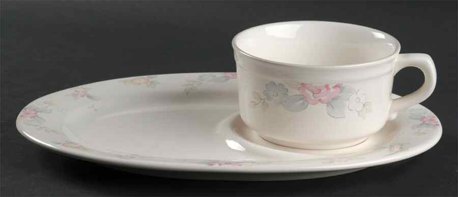 Wyndham Snack Tray & Soup Mug Set by Pfaltzgraff-1