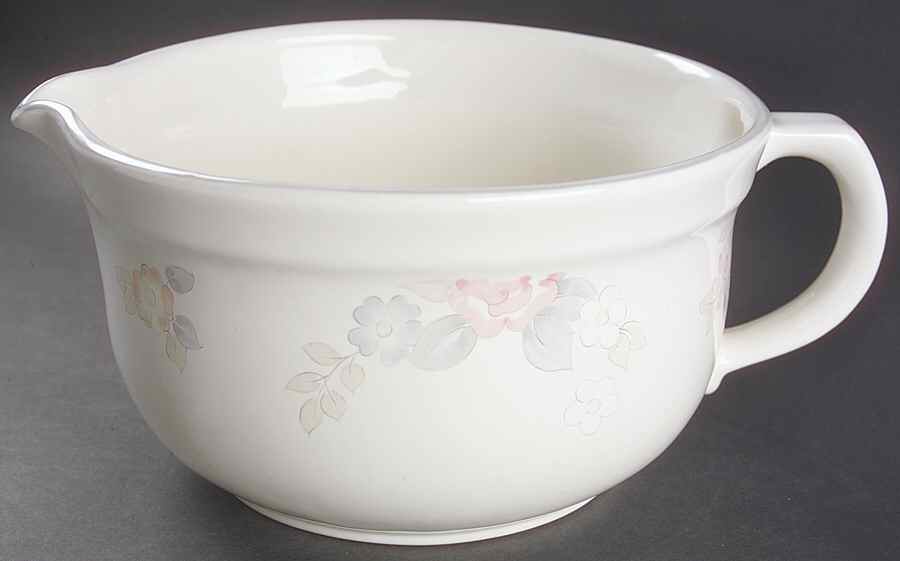 Wyndham Batter Bowl by Pfaltzgraff-1