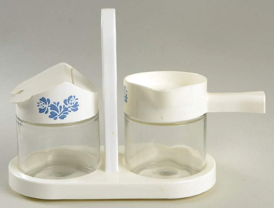 Yorktowne Tray for Glass Creamer & Sugar w/Plastic Lids by Pfaltzgraff-1