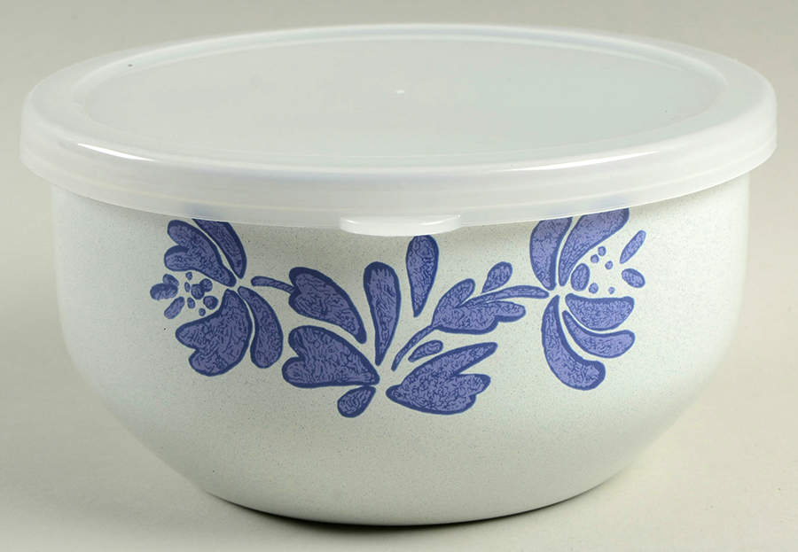 Yorktowne 5 3/4" Metal Bowl & Plastic Lid by Pfaltzgraff-1