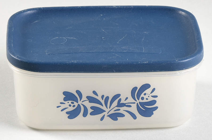Yorktowne 5" Plastic Rectangular Storage Box by Pfaltzgraff-1