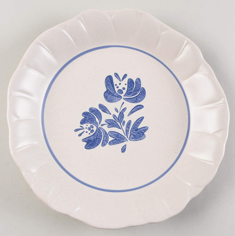 Yorktowne 8" Flower Shape Plate by Pfaltzgraff-1