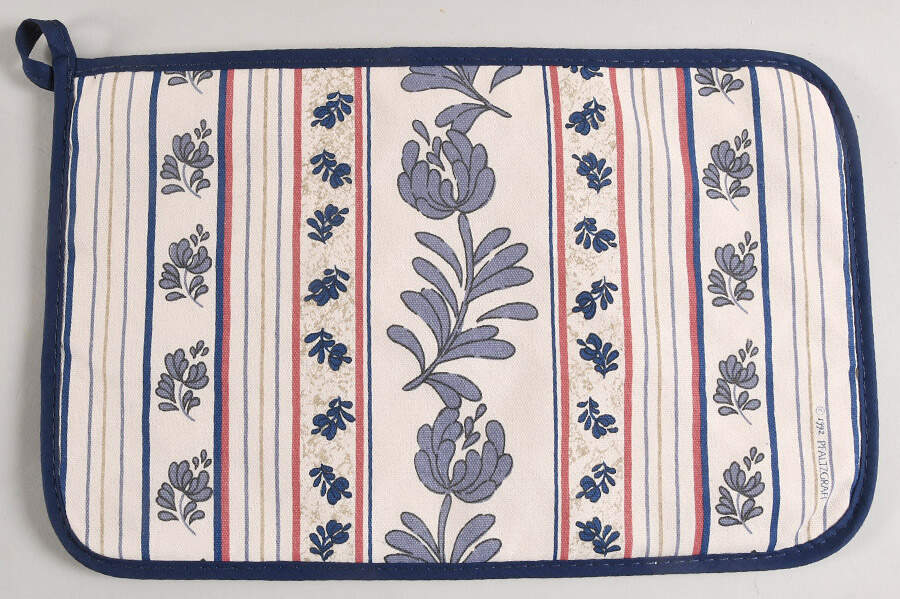 Yorktowne Cloth Potholder by Pfaltzgraff-1
