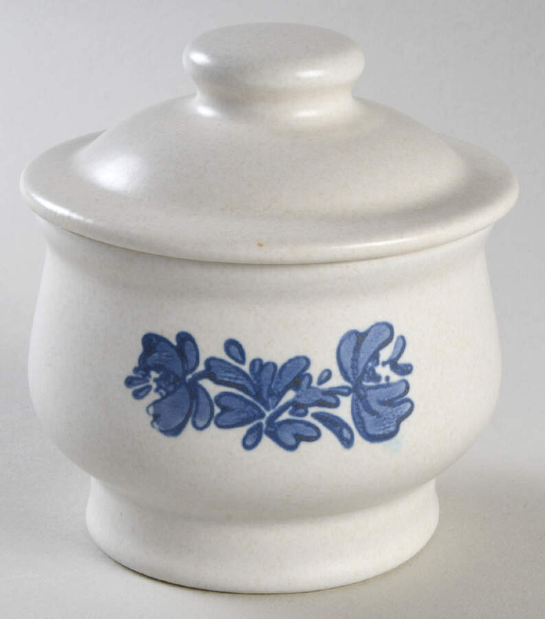 Yorktowne Sugar Bowl & Lid by Pfaltzgraff-1