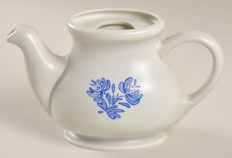 Yorktowne Plastic Child's Teapot No Lid by Pfaltzgraff-1